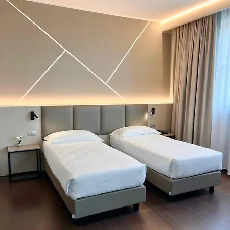 Unico Hotel 4*