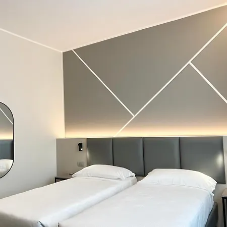 Unico 4*
