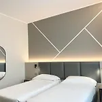 Unico 4*